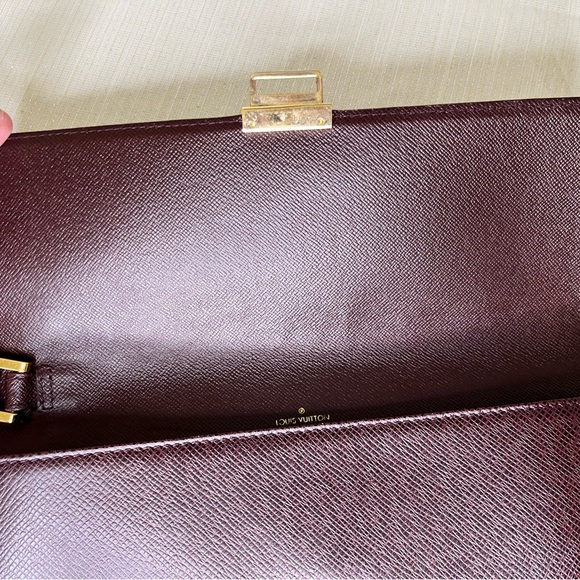 Louis Vuitton Taiga Selenga Pochette Clutch in Burgundy , COA included - Picture 8 of 15